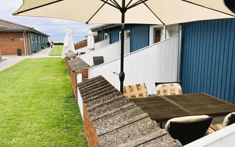 Gudke - 50M from the Sea: Möbel, Interior Design, Flooring, Holz, Fussboden, Decke, Holzboden, Stuhl, Tabelle, Beleuchtung