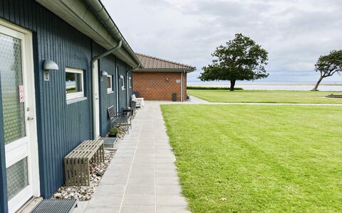 Gudke - 50M from the Sea: Möbel, Interior Design, Flooring, Holz, Fussboden, Decke, Holzboden, Stuhl, Tabelle, Beleuchtung