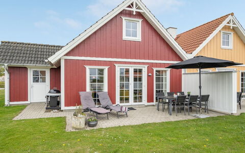 Askan - 200M from the Sea: Wohngebiet, Dach, Vorort, Auffahrt, Estate, Kamin