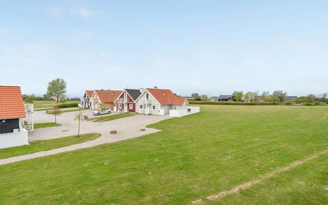 Askan - 200M from the Sea: Wohngebiet, Dach, Vorort, Auffahrt, Estate, Kamin