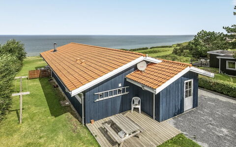 Elfi - 30M from the Sea: Blau, Strauch, Hütte, Ground, Garten, Estate, Schatten, Landscaping, Bauernhaus, Eco Hotel