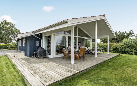 Elfi - 30M from the Sea: Blau, Strauch, Hütte, Ground, Garten, Estate, Schatten, Landscaping, Bauernhaus, Eco Hotel