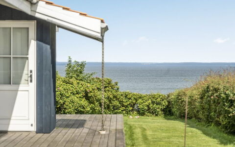 Elfi - 30M from the Sea: Blau, Strauch, Hütte, Ground, Garten, Estate, Schatten, Landscaping, Bauernhaus, Eco Hotel