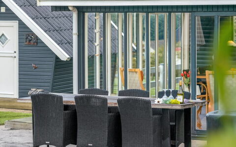 Fita - 300M from the Sea: Blau, Strauch, Hütte, Ground, Garten, Estate, Schatten, Landscaping, Bauernhaus, Eco Hotel