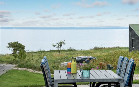 Lyly - 100M from the Sea: Blau, Strauch, Hütte, Ground, Garten, Estate, Schatten, Landscaping, Bauernhaus, Eco Hotel