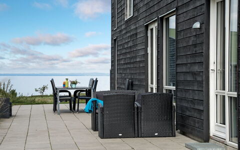 Lyly - 100M from the Sea: Blau, Strauch, Hütte, Ground, Garten, Estate, Schatten, Landscaping, Bauernhaus, Eco Hotel