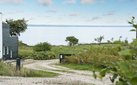 Lyly - 100M from the Sea: Blau, Strauch, Hütte, Ground, Garten, Estate, Schatten, Landscaping, Bauernhaus, Eco Hotel