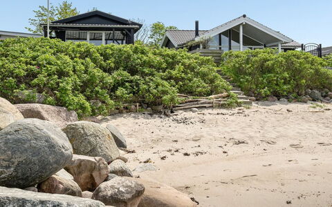 Käthe - 5M from the Sea: Daytime, Gebäude, Stadtgebiet, Metropolitan Area, Stadt, Wohnung, Nachbarschaft, Metropole, Wolkenkratzer