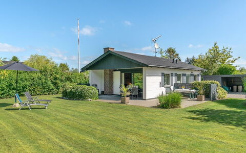 Suni - 400M from the Sea: Blau, Strauch, Hütte, Ground, Garten, Estate, Schatten, Landscaping, Bauernhaus, Eco Hotel