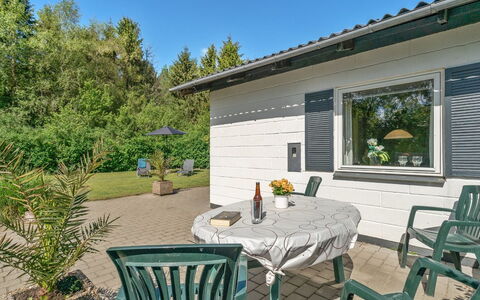 Suni - 400M from the Sea: Blau, Strauch, Hütte, Ground, Garten, Estate, Schatten, Landscaping, Bauernhaus, Eco Hotel