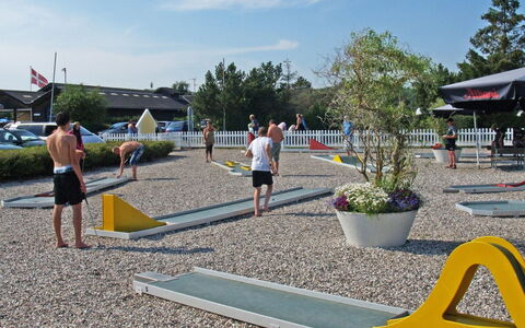 Suni - 400M from the Sea: Blau, Strauch, Hütte, Ground, Garten, Estate, Schatten, Landscaping, Bauernhaus, Eco Hotel
