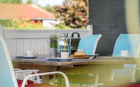 Undine - 300M from the Sea: Blau, Strauch, Hütte, Ground, Garten, Estate, Schatten, Landscaping, Bauernhaus, Eco Hotel