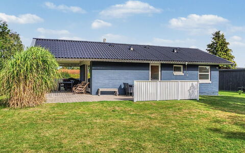 Undine - 300M from the Sea: Holz, Garten, Hinterhof, Grundstueck, Zuhause, Dach, Schatten, Deck, Hartholz, Garten