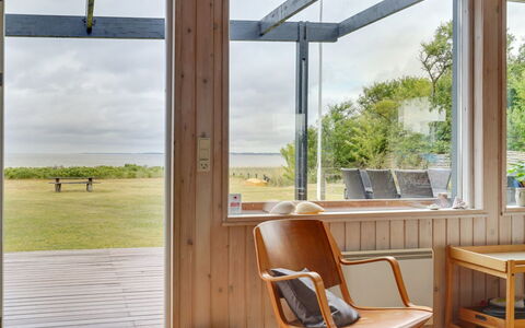 Sigurd - 20M from the Sea: Möbel, Interior Design, Flooring, Holz, Fussboden, Decke, Holzboden, Stuhl, Tabelle, Beleuchtung