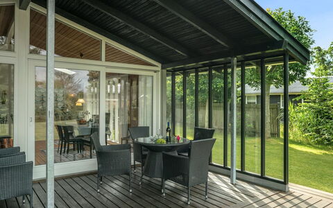 Juditha - 400M from the Sea: Blau, Strauch, Hütte, Ground, Garten, Estate, Schatten, Landscaping, Bauernhaus, Eco Hotel