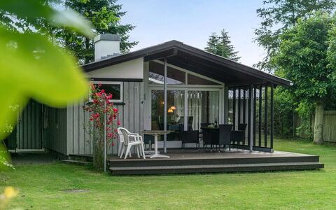 Juditha - 400M from the Sea: Blau, Strauch, Hütte, Ground, Garten, Estate, Schatten, Landscaping, Bauernhaus, Eco Hotel