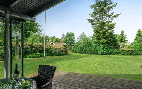 Juditha - 400M from the Sea: Blau, Strauch, Hütte, Ground, Garten, Estate, Schatten, Landscaping, Bauernhaus, Eco Hotel