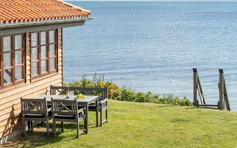 Botmar - 10M from the Sea: Möbel, Interior Design, Flooring, Holz, Fussboden, Decke, Holzboden, Stuhl, Tabelle, Beleuchtung