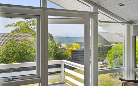 Wrange - 150M from the Sea: Dach, Haus, Grundstueck, Zuhause, Hütte, Estate, Gartenbauten, Schatten, Blockhaus, Landscaping