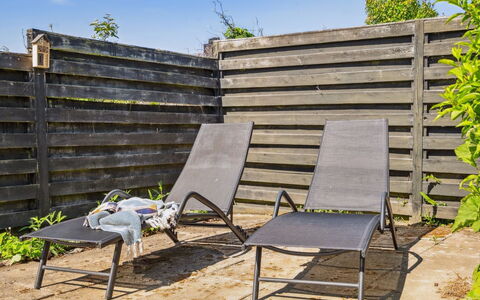 Wrange - 150M from the Sea: Dach, Haus, Grundstueck, Zuhause, Hütte, Estate, Gartenbauten, Schatten, Blockhaus, Landscaping
