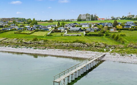 Annalia - 50M from the Sea: Holz, Garten, Hinterhof, Grundstueck, Zuhause, Dach, Schatten, Deck, Hartholz, Garten