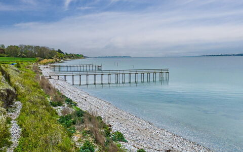 Annalia - 50M from the Sea: Holz, Garten, Hinterhof, Grundstueck, Zuhause, Dach, Schatten, Deck, Hartholz, Garten