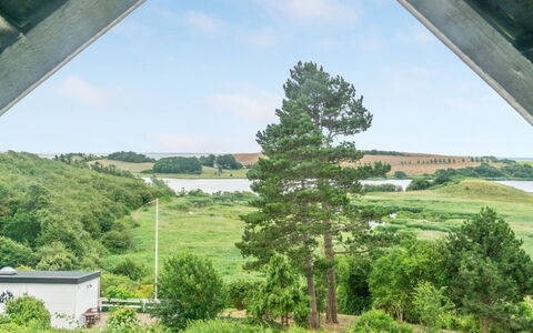 Chayton - 450M from the Sea: Dach, Haus, Grundstueck, Zuhause, Hütte, Estate, Gartenbauten, Schatten, Blockhaus, Landscaping