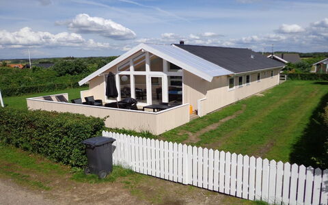 Dunya - 400M from the Sea: Blau, Strauch, Hütte, Ground, Garten, Estate, Schatten, Landscaping, Bauernhaus, Eco Hotel
