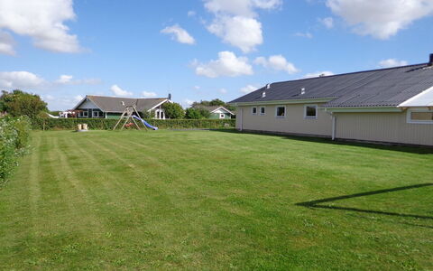 Dunya - 400M from the Sea: Blau, Strauch, Hütte, Ground, Garten, Estate, Schatten, Landscaping, Bauernhaus, Eco Hotel