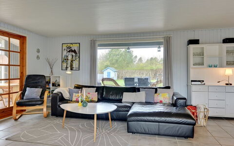 Alrich - 500M from the Sea: Couch, Interior Design, Möbel, Holz, Flooring, Wohnzimmer, Decke, Fussboden, Zuhause