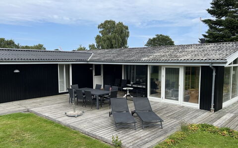 Alrich - 500M from the Sea: Hütte, Zuhause, Haus, Dach, Veranda, Estate, Abstellgleis, Gartenbauten, Bauernhaus, Garten
