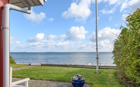 Keti - 5M from the Sea: Blau, Strauch, Hütte, Ground, Garten, Estate, Schatten, Landscaping, Bauernhaus, Eco Hotel