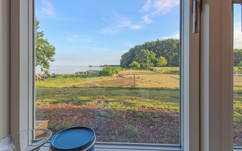 Sasser - 10M from the Sea: Blau, Strauch, Hütte, Ground, Garten, Estate, Schatten, Landscaping, Bauernhaus, Eco Hotel