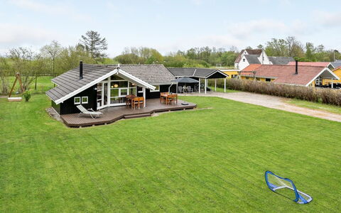 Tore - 200M from the Sea: Dach, Haus, Zuhause, Hütte, Abstellgleis, Estate, Auffahrt, Gartenbauten, Garten, Schuppen