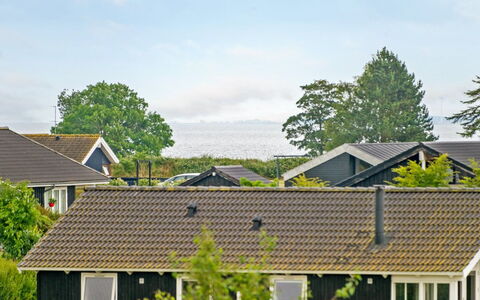 Sisko - 600M from the Sea: Gebäude, Haus, Dach, Wohngebiet, Zuhause, Die Architektur, Hütte, Ländliches Gebiet, Grundstueck, Menschliche Siedlung