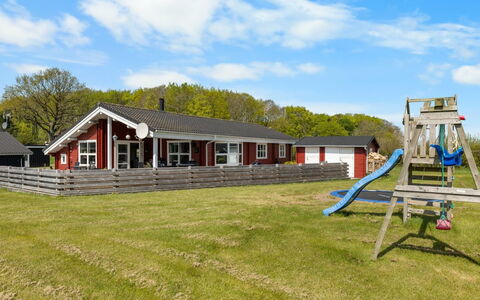 Anneli - 600M from the Sea: Dach, Haus, Zuhause, Hütte, Tür, Abstellgleis, Deck, Veranda, Planke, Hartholz