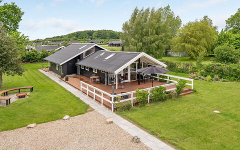 Flicka - 275M from the Sea: Hütte, Zuhause, Haus, Dach, Veranda, Estate, Abstellgleis, Gartenbauten, Bauernhaus, Garten