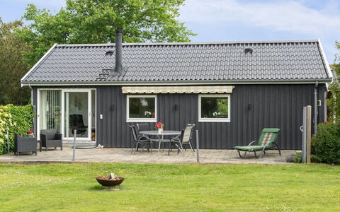 Locan - 1.2Km from the Sea: Dach, Haus, Zuhause, Hütte, Abstellgleis, Estate, Auffahrt, Gartenbauten, Garten, Schuppen