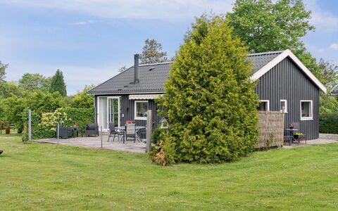 Locan - 1.2Km from the Sea: Dach, Haus, Zuhause, Hütte, Abstellgleis, Estate, Auffahrt, Gartenbauten, Garten, Schuppen