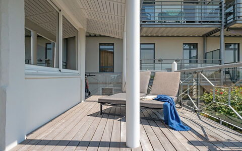 Irma - 25M from the Sea: Dach, Haus, Zuhause, Hütte, Abstellgleis, Estate, Auffahrt, Gartenbauten, Garten, Schuppen