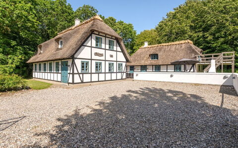 Sirkku - 320M from the Sea: Hütte, Zuhause, Haus, Dach, Veranda, Estate, Abstellgleis, Gartenbauten, Bauernhaus, Garten