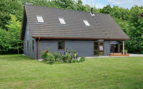 Jorith - 550M from the Sea: Dach, Haus, Zuhause, Hütte, Abstellgleis, Estate, Auffahrt, Gartenbauten, Garten, Schuppen