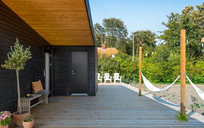 Sebbi - 90M from the Sea