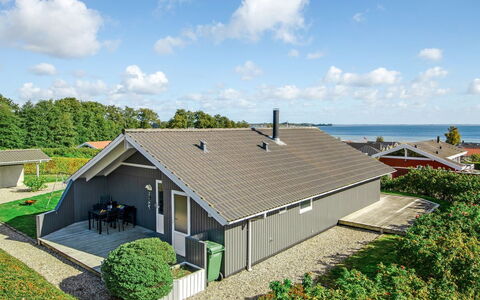 Apsolon - 150M from the Sea: Möbel, Interior Design, Flooring, Holz, Fussboden, Decke, Holzboden, Stuhl, Tabelle, Beleuchtung