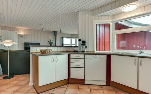Henrijette - 200M from the Sea: Interior Design, Flooring, Holz, Decke, Fussboden, Countertop, Küche, Armatur, Light Fixture, Cabinetry