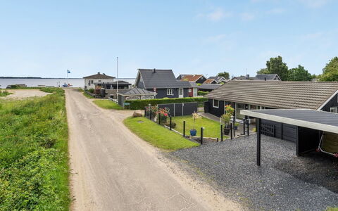 Kei - 75M from the Sea: Dach, Haus, Zuhause, Hütte, Abstellgleis, Estate, Auffahrt, Gartenbauten, Garten, Schuppen