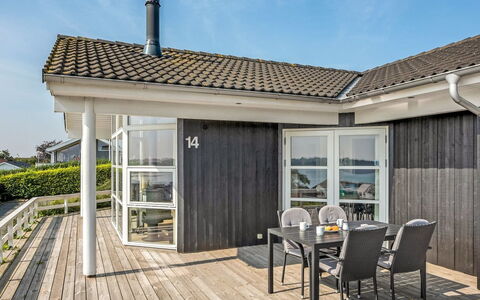 Maj - 150M from the Sea: Möbel, Interior Design, Flooring, Holz, Fussboden, Decke, Holzboden, Stuhl, Tabelle, Beleuchtung
