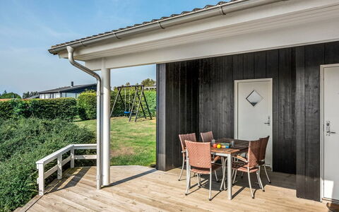 Maj - 150M from the Sea: Möbel, Interior Design, Flooring, Holz, Fussboden, Decke, Holzboden, Stuhl, Tabelle, Beleuchtung
