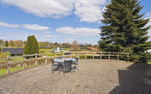 Petrus - 750M from the Sea: Möbel, Interior Design, Flooring, Holz, Fussboden, Decke, Holzboden, Stuhl, Tabelle, Beleuchtung