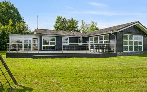 Peder - 950M from the Sea: Flooring, Wand, Fussboden, Interior Design, Holz, Decke, Holzboden, Beleuchtung, Möbel, Laminatboden